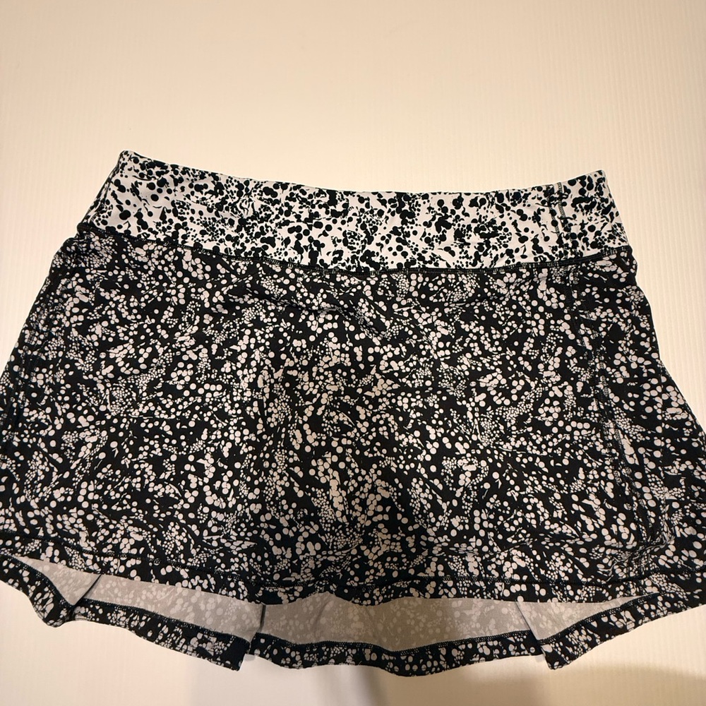 Lululemon Black & White Speckle Pace Rival Skirt – Size 10